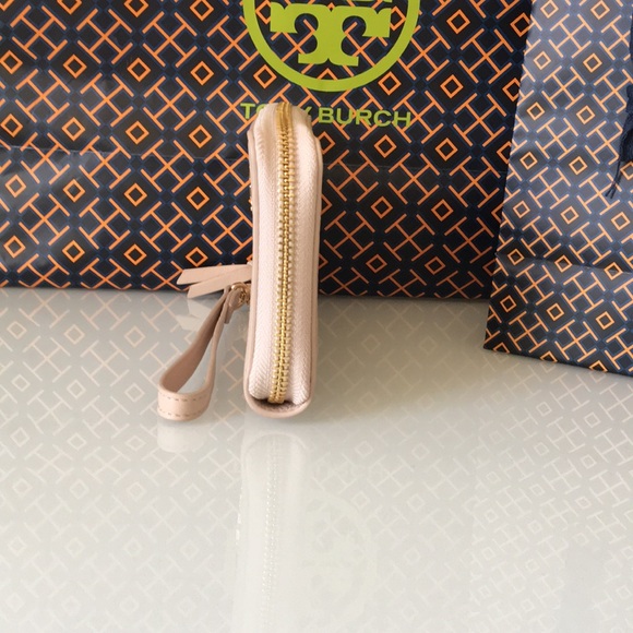 Moving SALE 🌸TORY IVY Smartphone wristlet - Picture 3 of 5